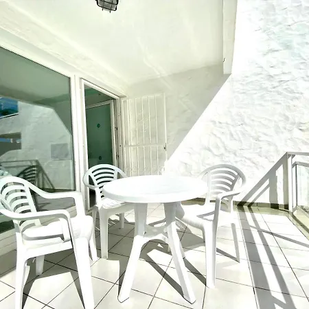 One Bedroom With Pool View In Playa Del Aguila, Apartmán *