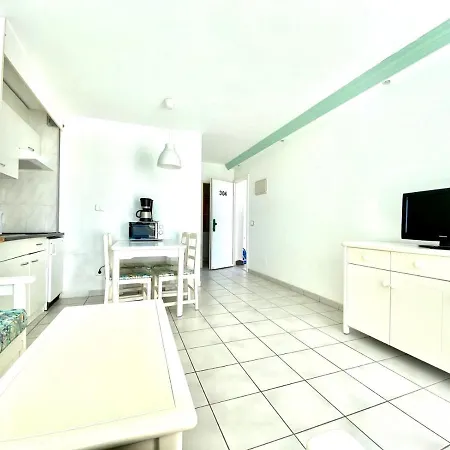 Apartmán One Bedroom With Pool View In Playa Del Aguila, *