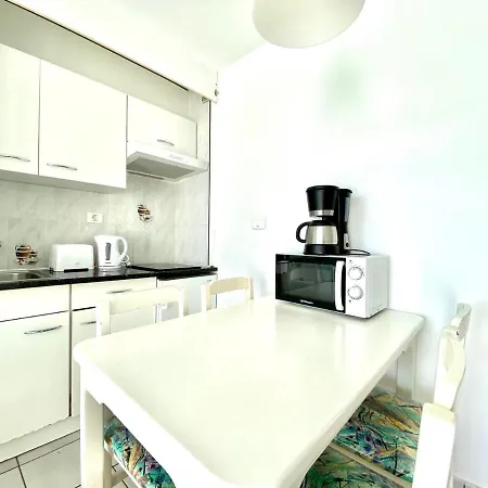 One Bedroom With Pool View In Playa Del Aguila, Apartmán